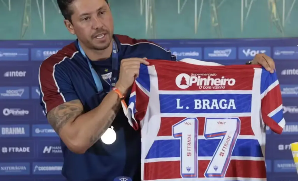 Thiago Carpini faz homenagem para Lucas Braga após título cearense