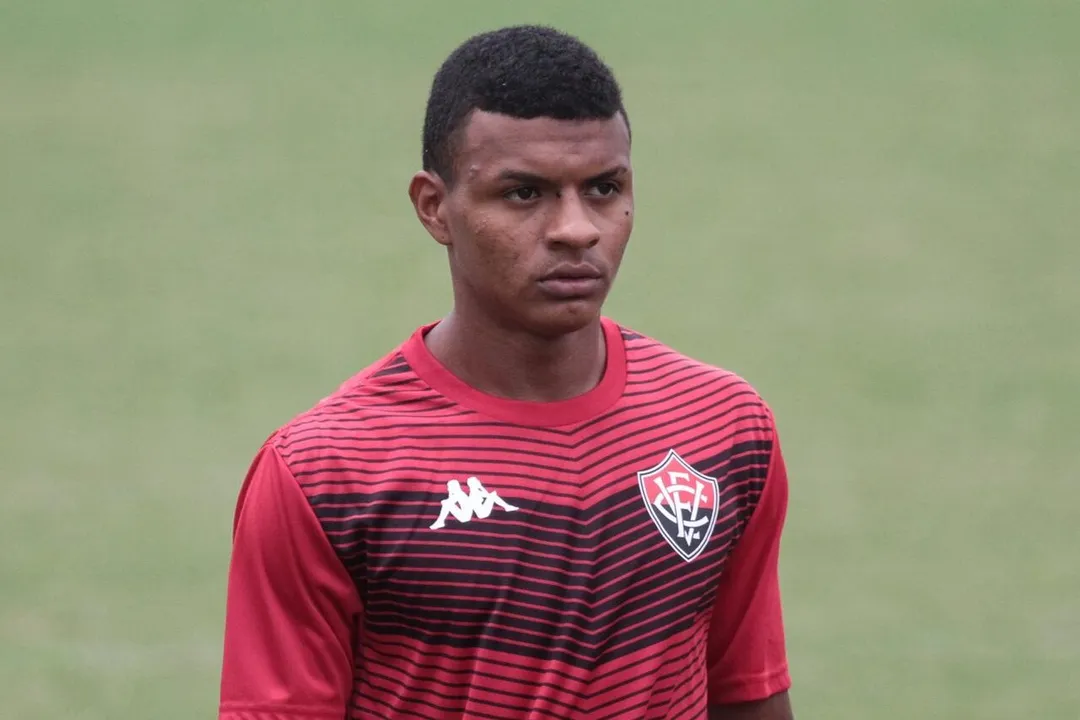Negueba enquanto defendia as cores do Vitória