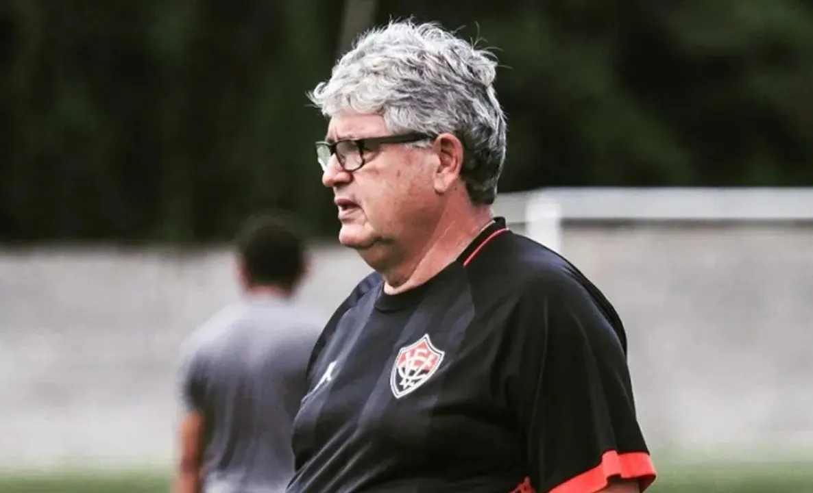 Geninho, técnico do Vitória