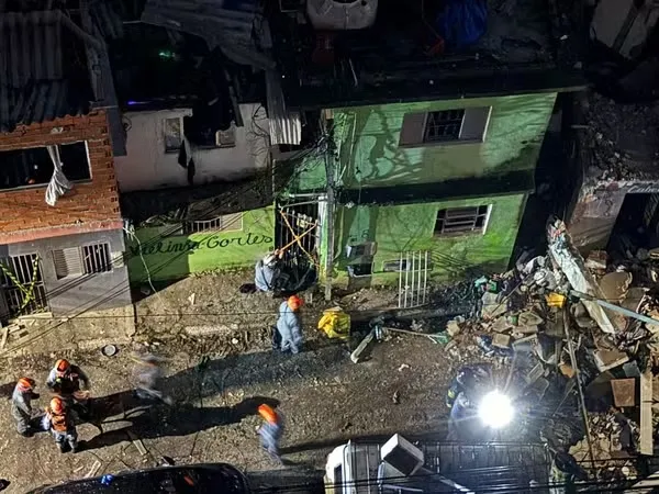 Imagem ilustrativa da imagem Explosão mata uma pessoa, deixa três feridas e atinge 35 imóveis