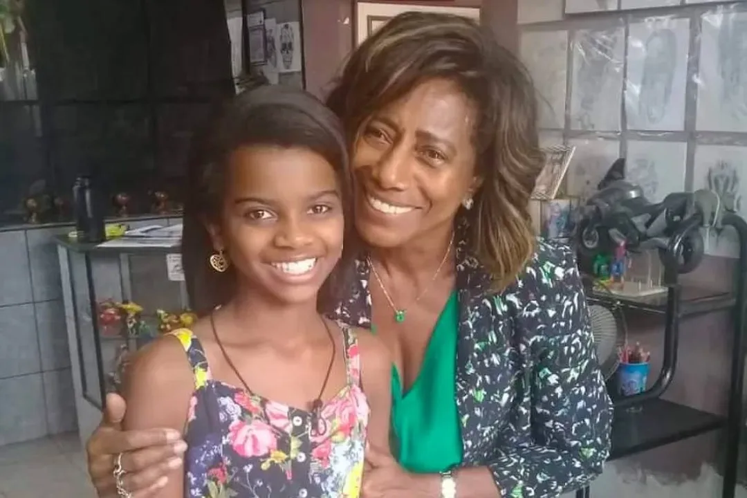 Jovem tem 19 anos e ficou conhecida em 2017 com vídeos em que brincava de reportagem com seus irmãos