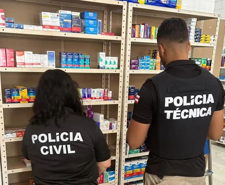 Polícia Civil investigando farmácia