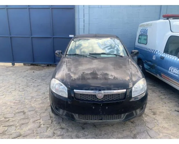 Um dos carros leiloados na disputa