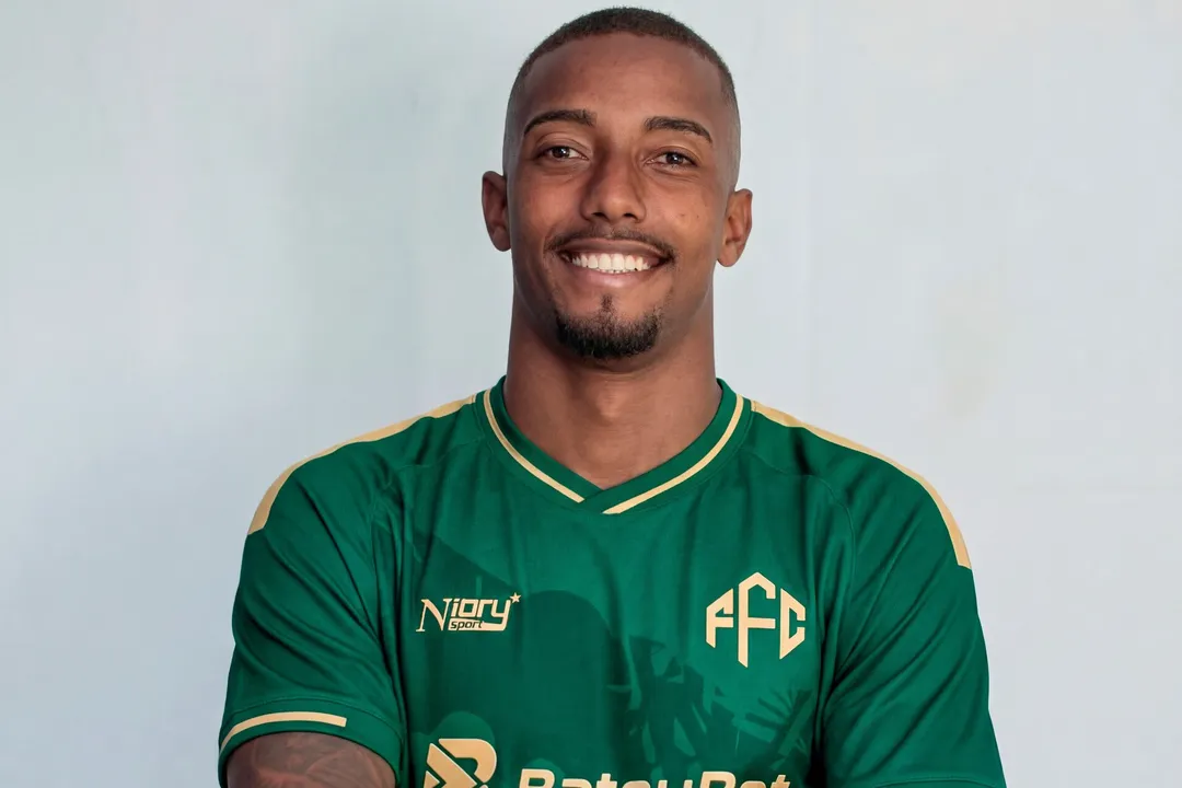 Gilberto Santos, novo lateral do Feira FC