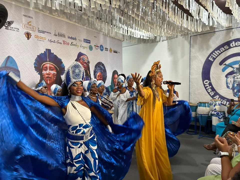Apresentação das Afoxé Filhas de Gandhy
