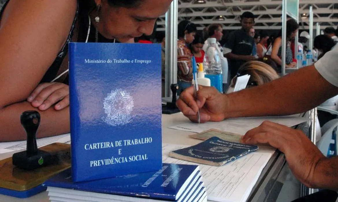 Câmara articula calendário incomum para acelerar PEC