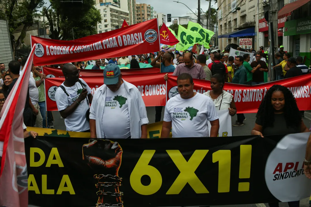 Protesto em Salvador pedindo o fim da escala 6x1