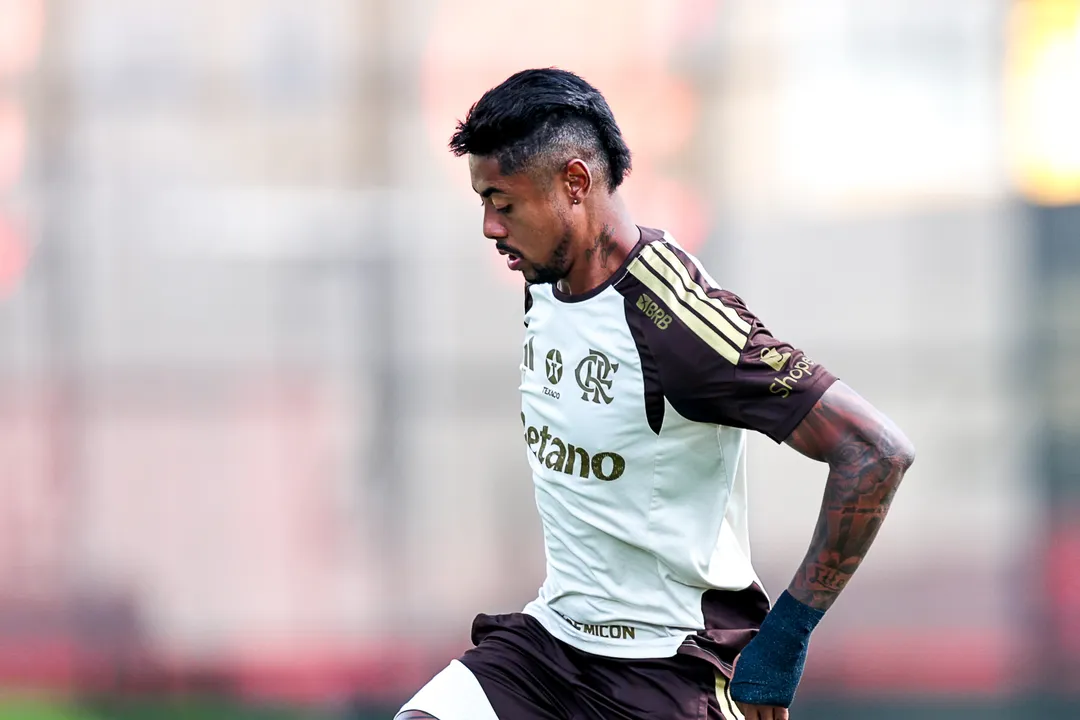 Bruno Henrique em treinamento pelo Flamengo