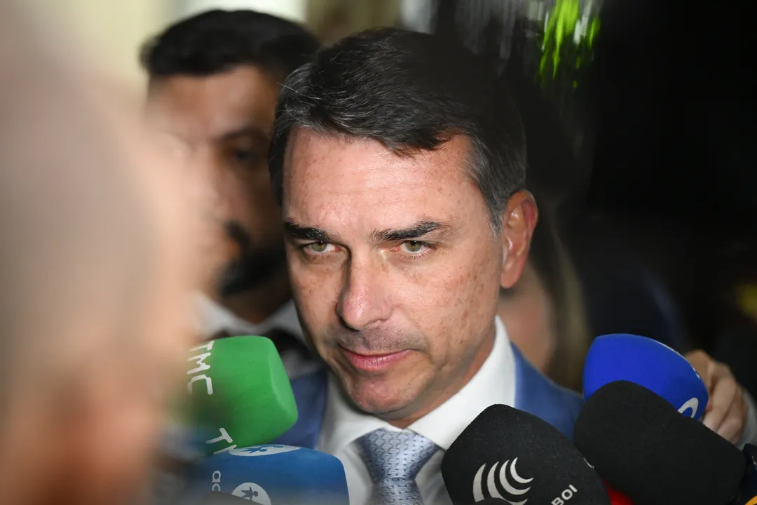 Senador Flávio Bolsonaro comemorou derrubada de veto de Lula à Dosimetria