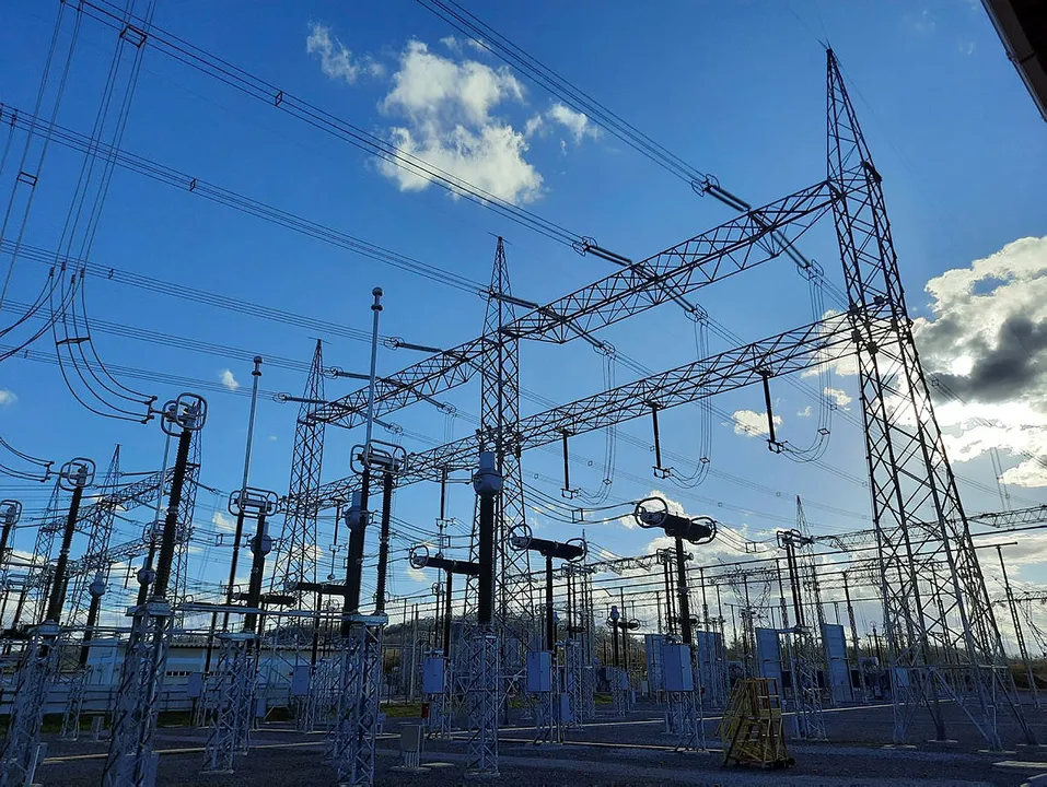 Solução não depende apenas da expansão das grandes linhas de transmissão