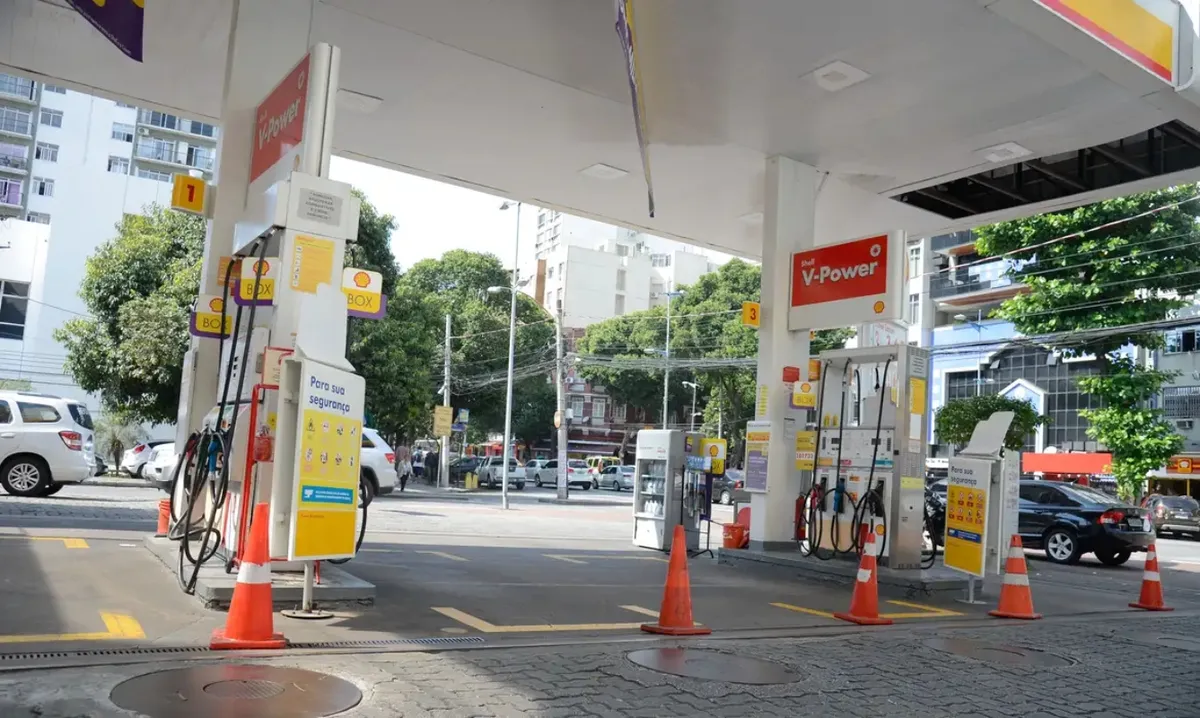 Governo oficializou subsídio a diesel para conter alta dos preços no país