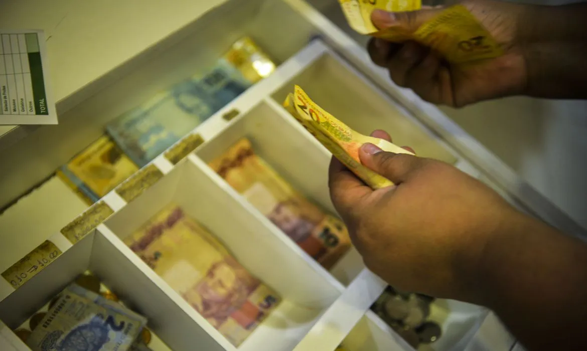 Proposta em análise busca rastrear movimentações financeiras