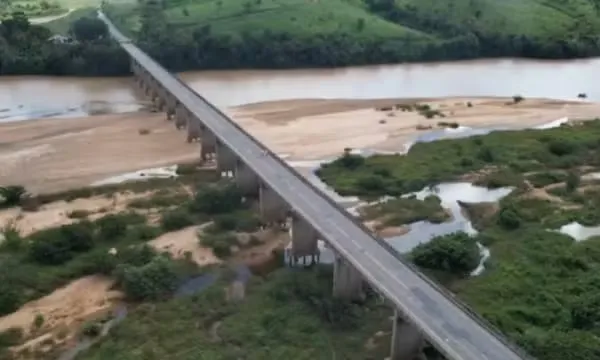 Ponte segue com restrições de tráfego após descumprimento de regras de peso e velocidade