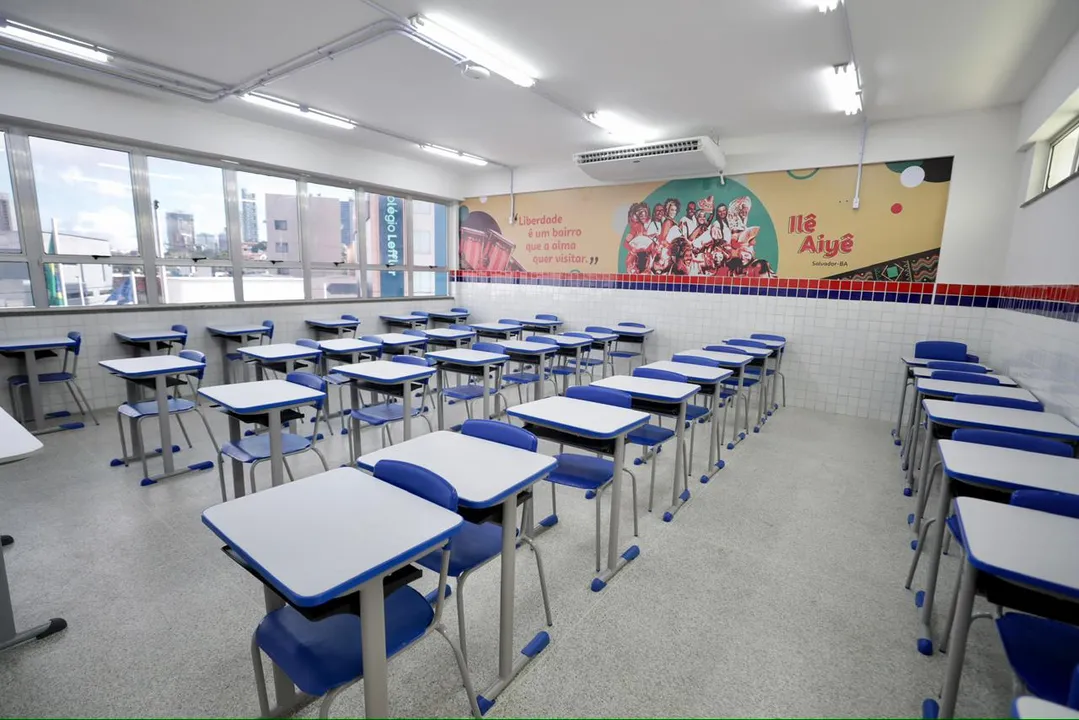 Imagem ilustrativa da imagem Governo investe R$ 8,9 milhões e entrega modernização de colégio estadual na Pituba