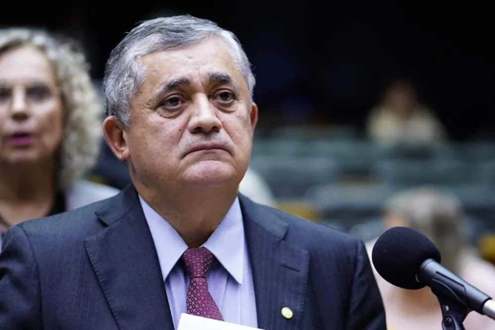 Decisão de Guimarães contraria ala do próprio governo e de partidos aliados que defendiam recuo