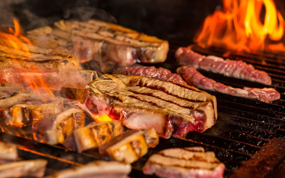 O homem pretendia fazer um churrasco com as mercadorias roubadas