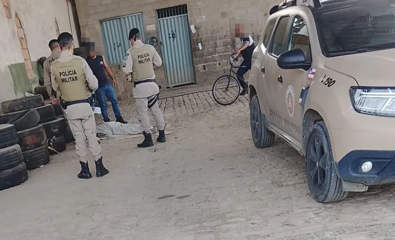 a polícia apura se vítima dormia quando foi atacada