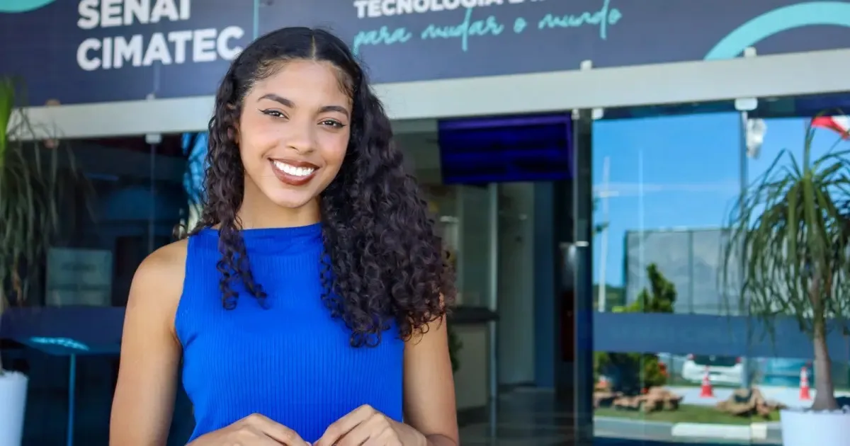 Amanda Lins é estudante do curso de Ciência de Dados e Inteligência Artificial no SENAI CIMATEC