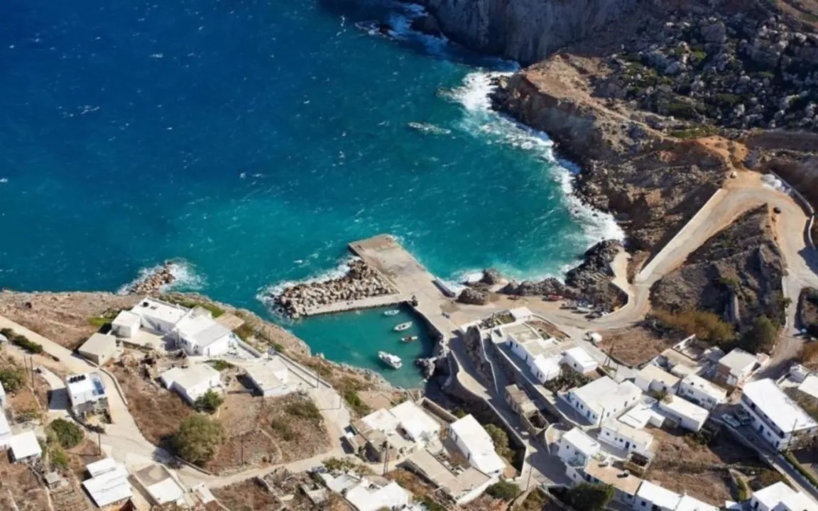 A ilha fica localizada em um lugar paradisíaco