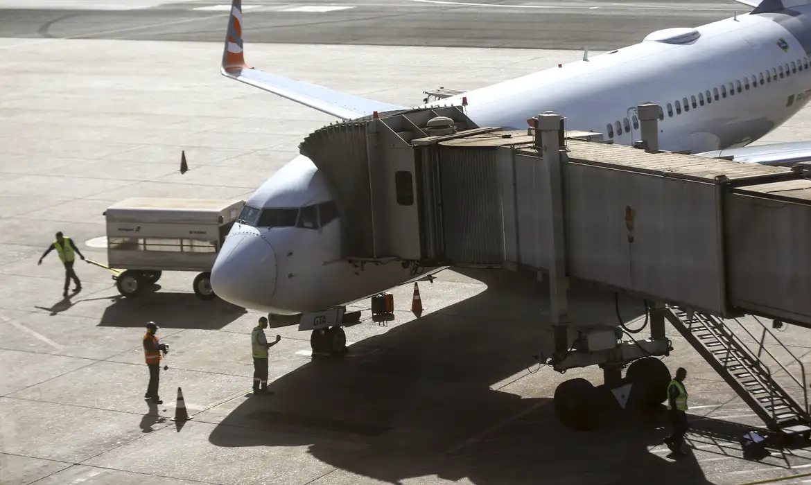 Associação das aéreas reage a aumento de 18% no QAV