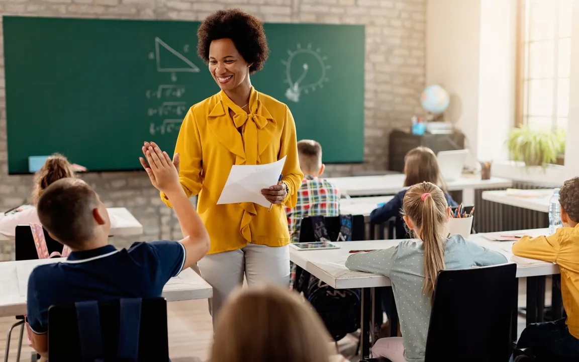 Imagem ilustrativa da imagem Imposto de Renda pode ser zerado para professores que ganham até R$ 10 mil