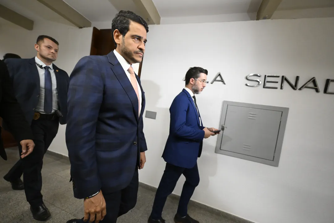 Advogado-geral da União, Jorge Messias, visita o Senado em busca de apoio de parlamentares antes de sabatina na Comissão de Constituição, Justiça e Cidaddania (CCJ).