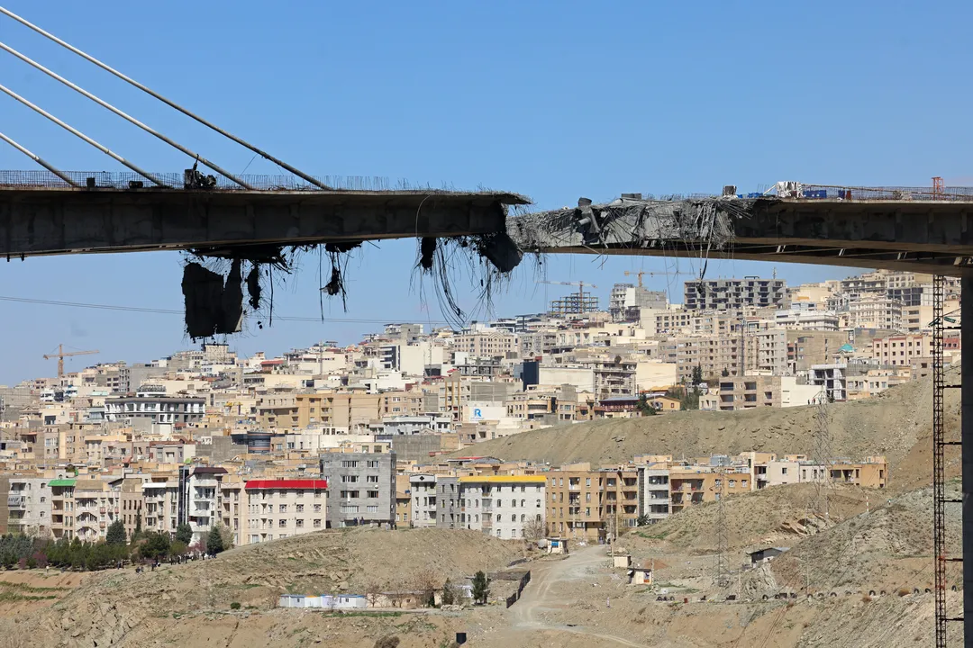 Explosões foram relatadas em diversos bairros da capital iraniana