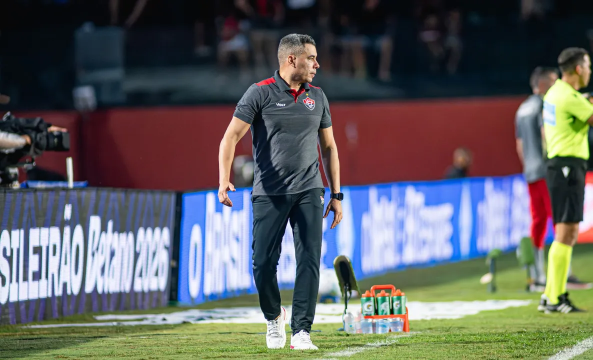 Jair Ventura, técnico do Vitória