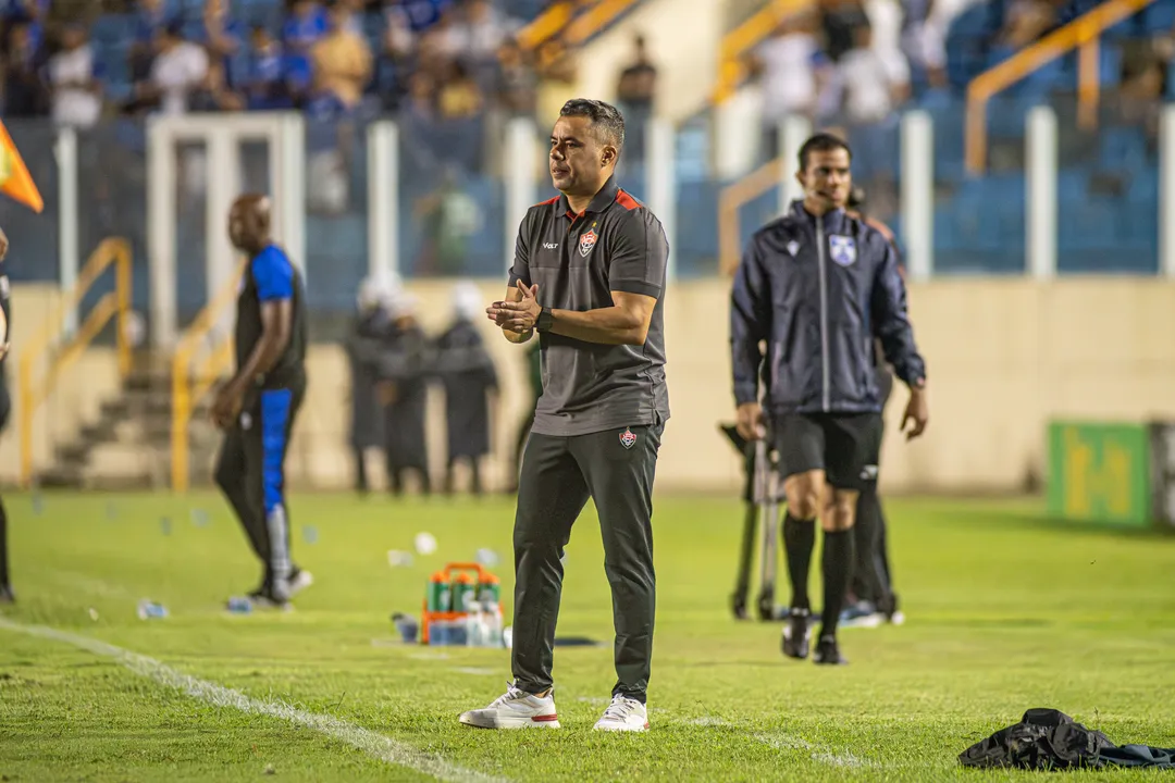Jair Ventura em Confiança 2x2 Vitória