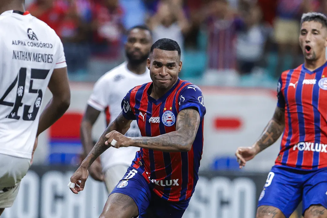 Jean Lucas comemorando gol pelo Bahia