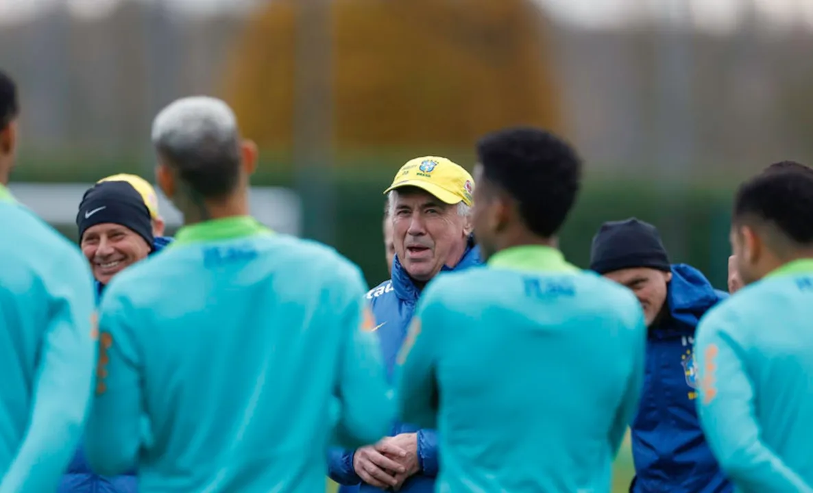 Carlo Ancelotti em treino pela Seleção Brasileira