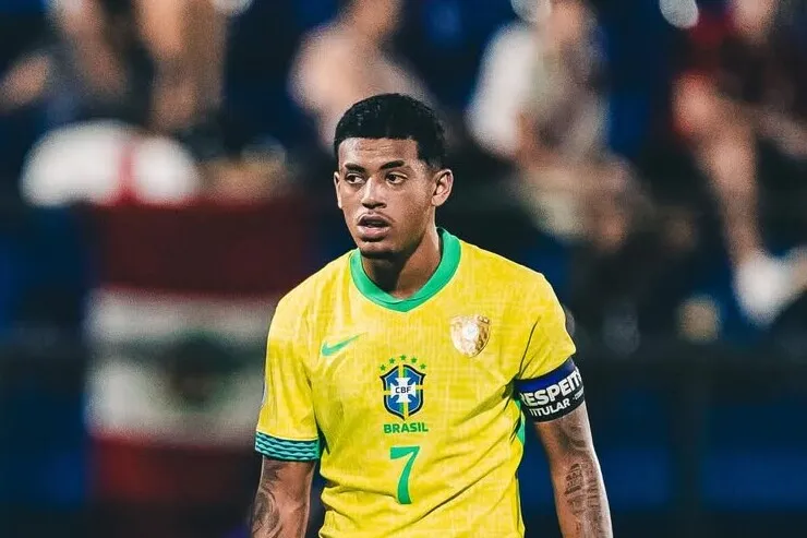 Kauê Furquim em campo pela Seleção Brasileira Sub-17