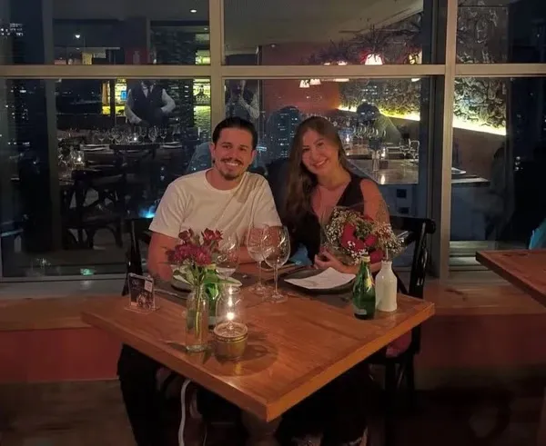 Imagem ilustrativa da imagem Jovem é morta a facadas após pedir para ver celular do namorado