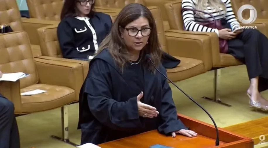 Imagem ilustrativa da imagem Juíza que reclamou de gastos próprios com lanche recebeu quase R$ 710 mil em 2025