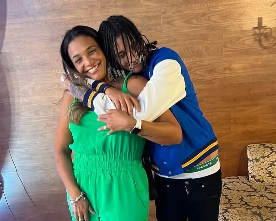 Márcia Nepomuceno é companheira de Márcio Gama dos Santos Nepomuceno, conhecido como Marcinho VP e mãe do rapper Oruam