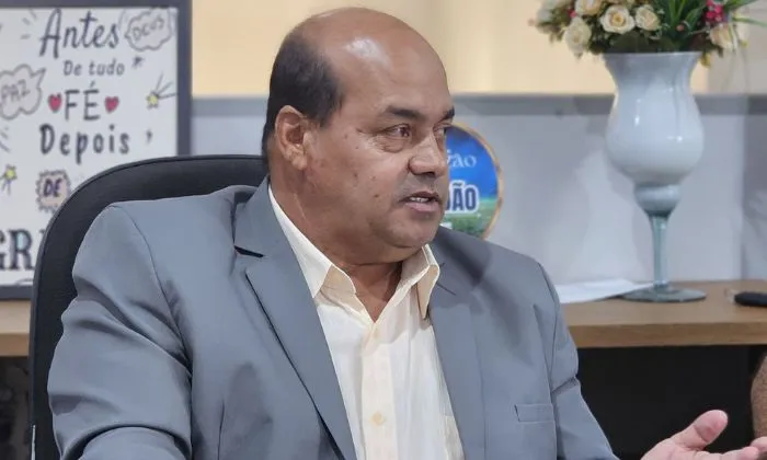 Prefeito Edson Arante Santos Mendes, conhecido como Nego de Saronga (PT)