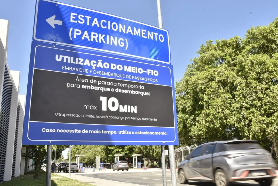 Aeroporto de Salvador passou a adotar polêmica cobrança de