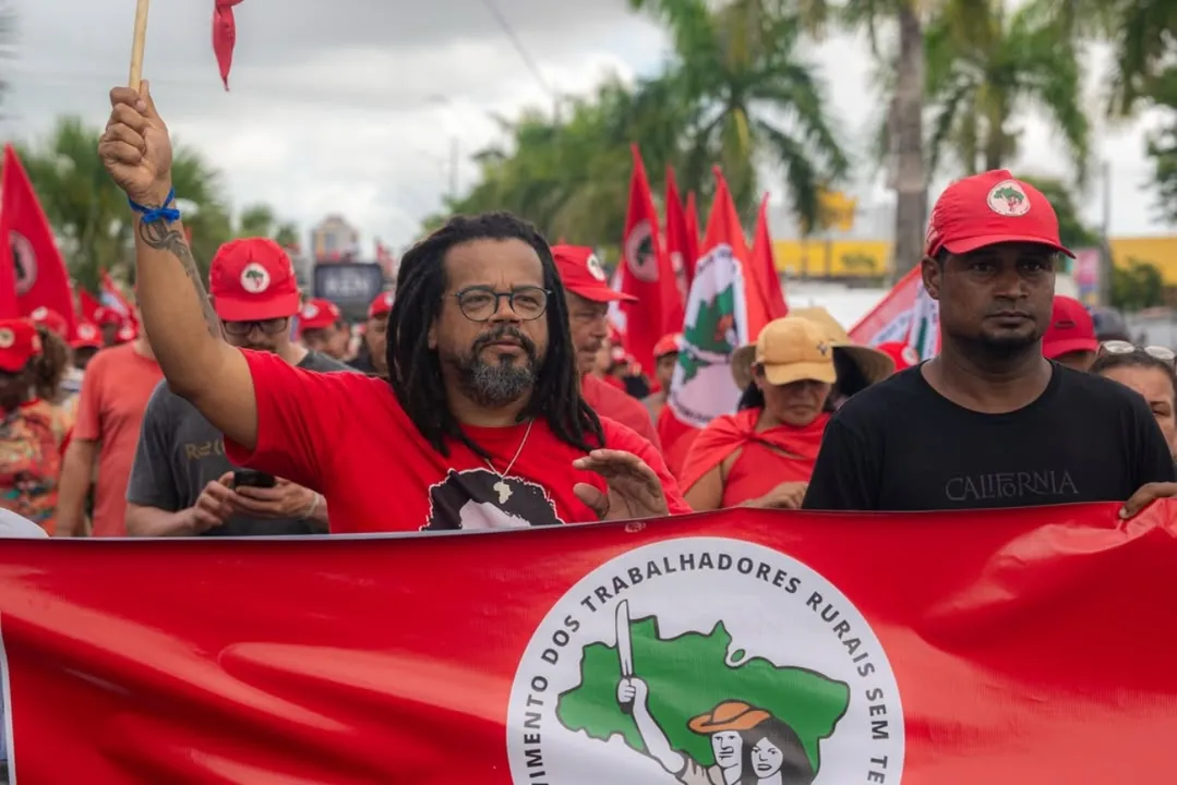 Imagem ilustrativa da imagem Kleber Rosa: eleger Flávio Bolsonaro é "entregar o Brasil a Trump"