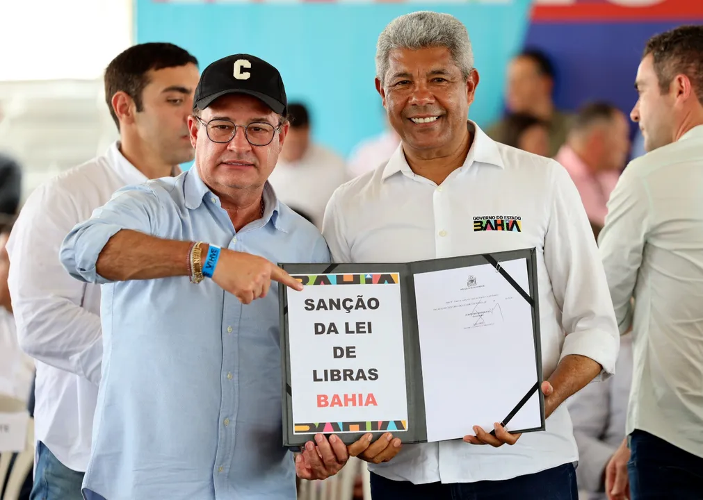 Imagem ilustrativa da imagem Lei que reconhece a Libras como meio legal de comunicação na Bahia é sancionada