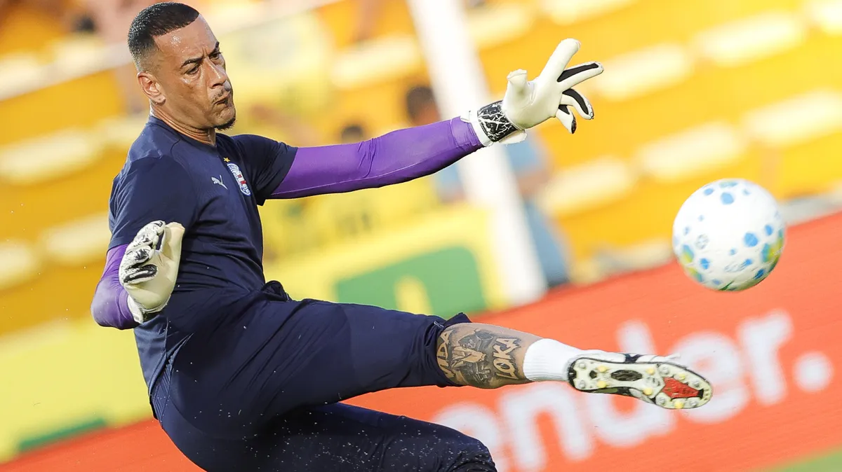 Léo Vieira, goleiro do Bahia, na partida contra o Mirassol