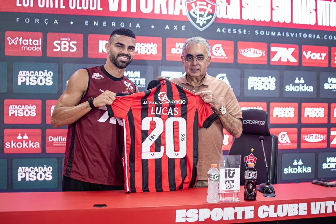 Lucas Silva apresentado no Barradão