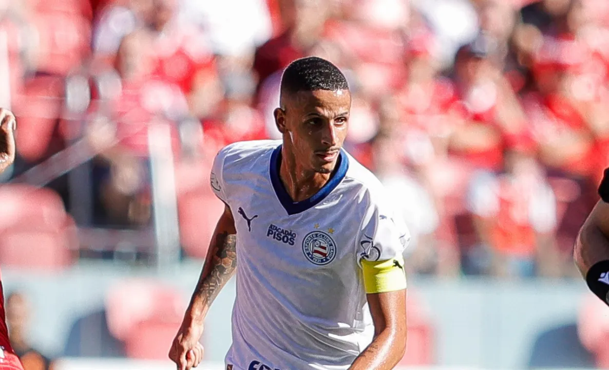 Luciano Juba em campo pelo Bahia contra o Internacional