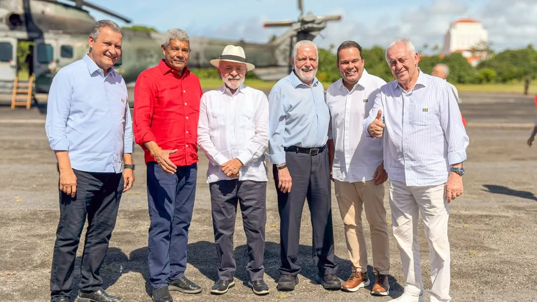 Imagem ilustrativa da imagem Lula na Bahia: presidente entrega moradias e anuncia retomada da Fafen