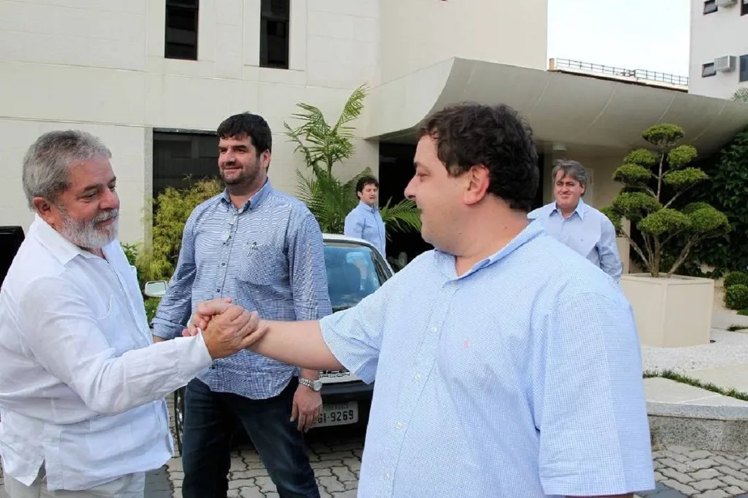 Lula e Lulinha conversaram sobre investigação que apura fraudes no INSS.