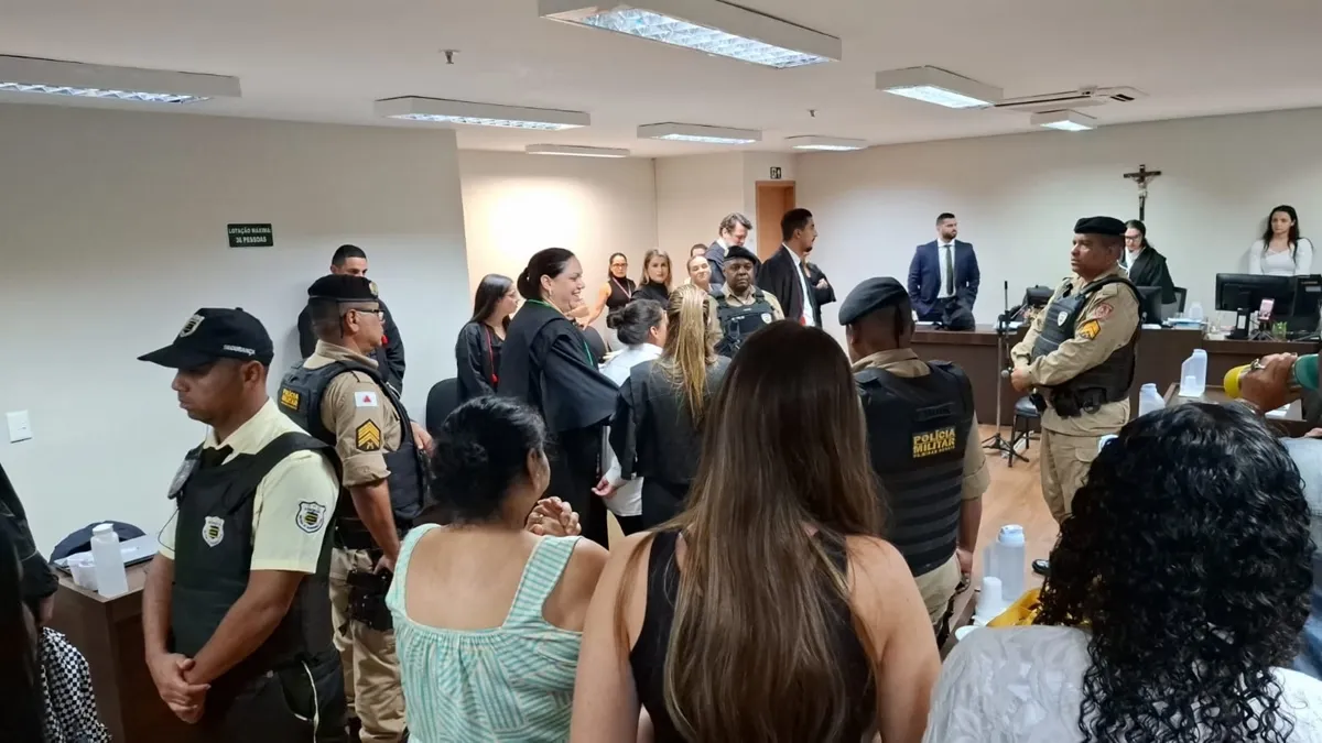 Mulher acusada de matar o homem e decepar o órgão genital foi absolvida em julgamento nesta terça-feira