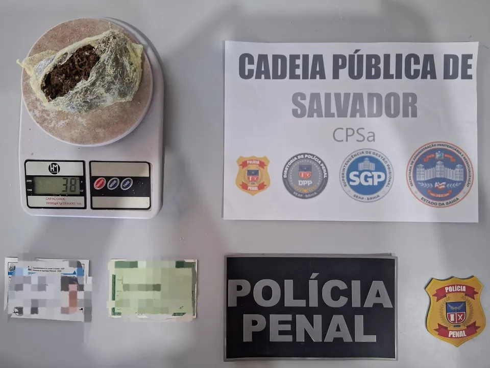 Mulheres tentaram entrar na Cadeia Pública de Salvador