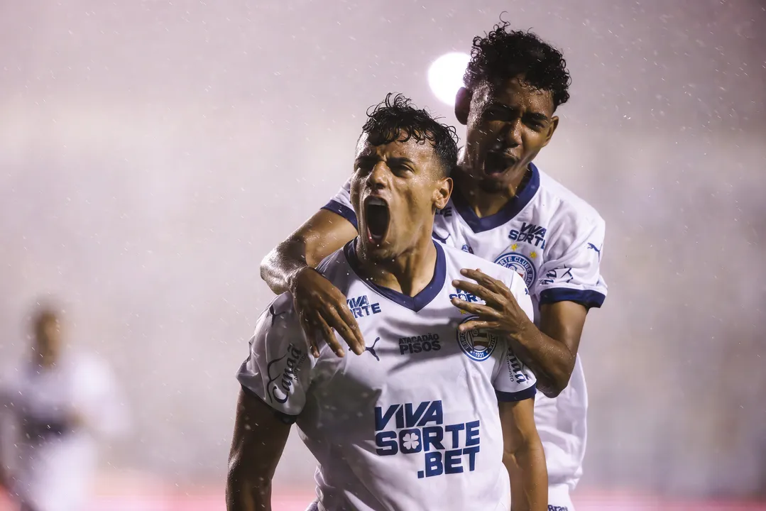 Lucho Rodriguez comemorando gol na final da Copa do Nordeste de 2025