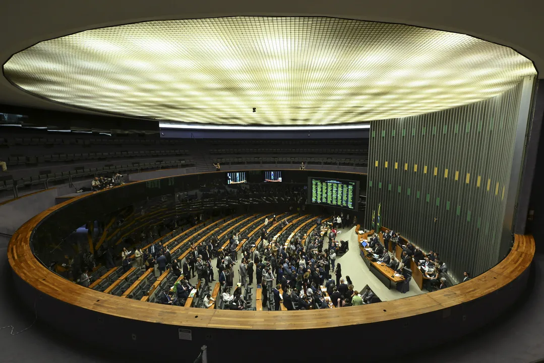 Plenário da Câmara dos Deputados durante sessão conjunta do Congresso Nacional destinada à deliberação do veto presidencial.