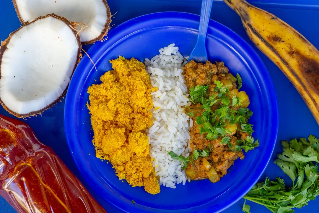 Moqueca de mamão verde com carne moída