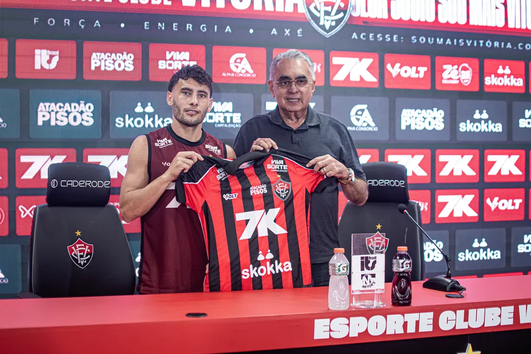 Emmanuel Martínez apresentado ao Vitória
